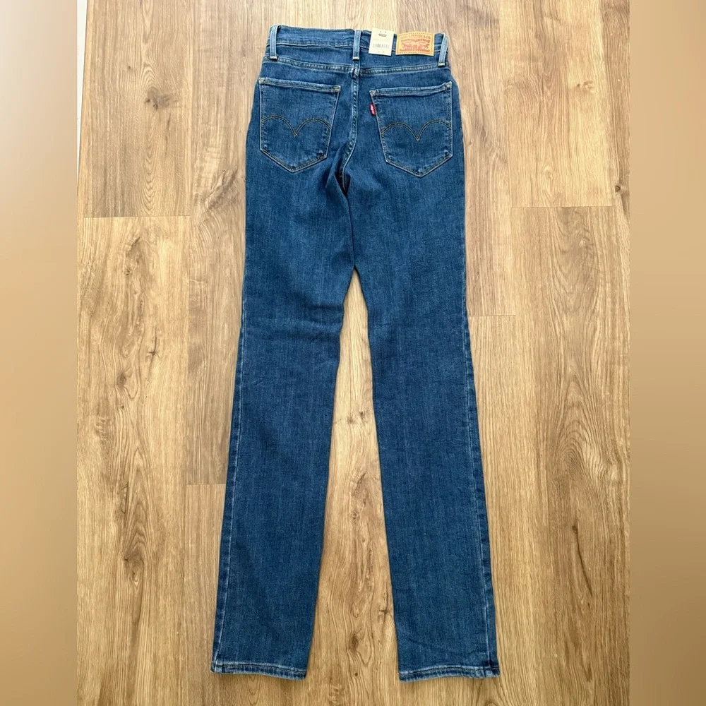 NWT Levi's 724 High Rise Slim straight Jeans Catch Me Outside. Size 24